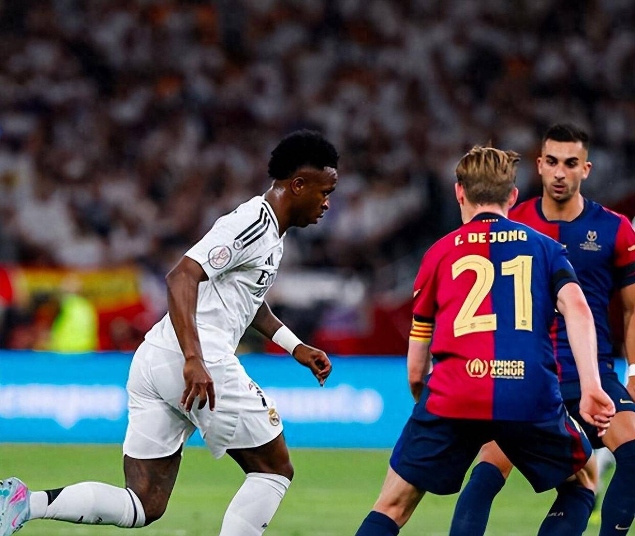 关于皇马中场策划两粒绝杀，赢得关键三分的信息