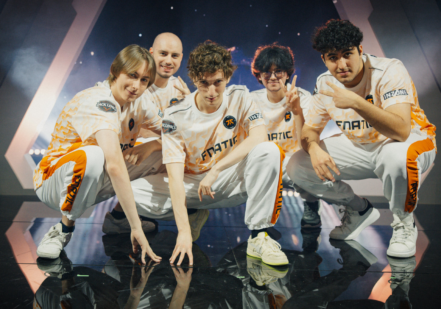 全世界选手共同角逐,引发激烈热议 全世界选手共同角逐,引发激烈热议