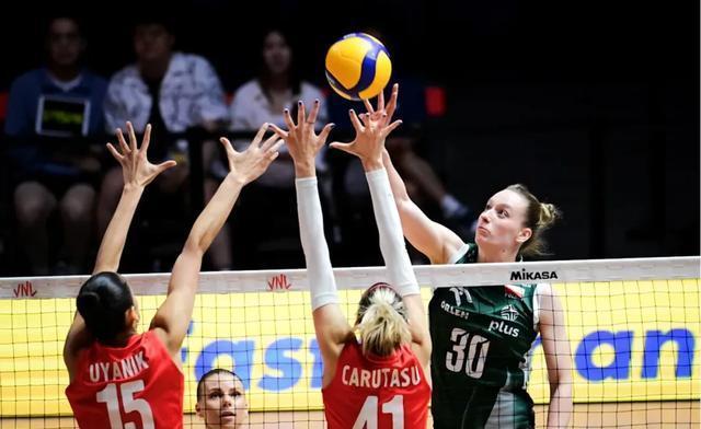 土耳其国家队再次赢得比赛,晋级形势良好的简单介绍 土耳其国家队再次赢得比赛,晋级形势良好的简单介绍