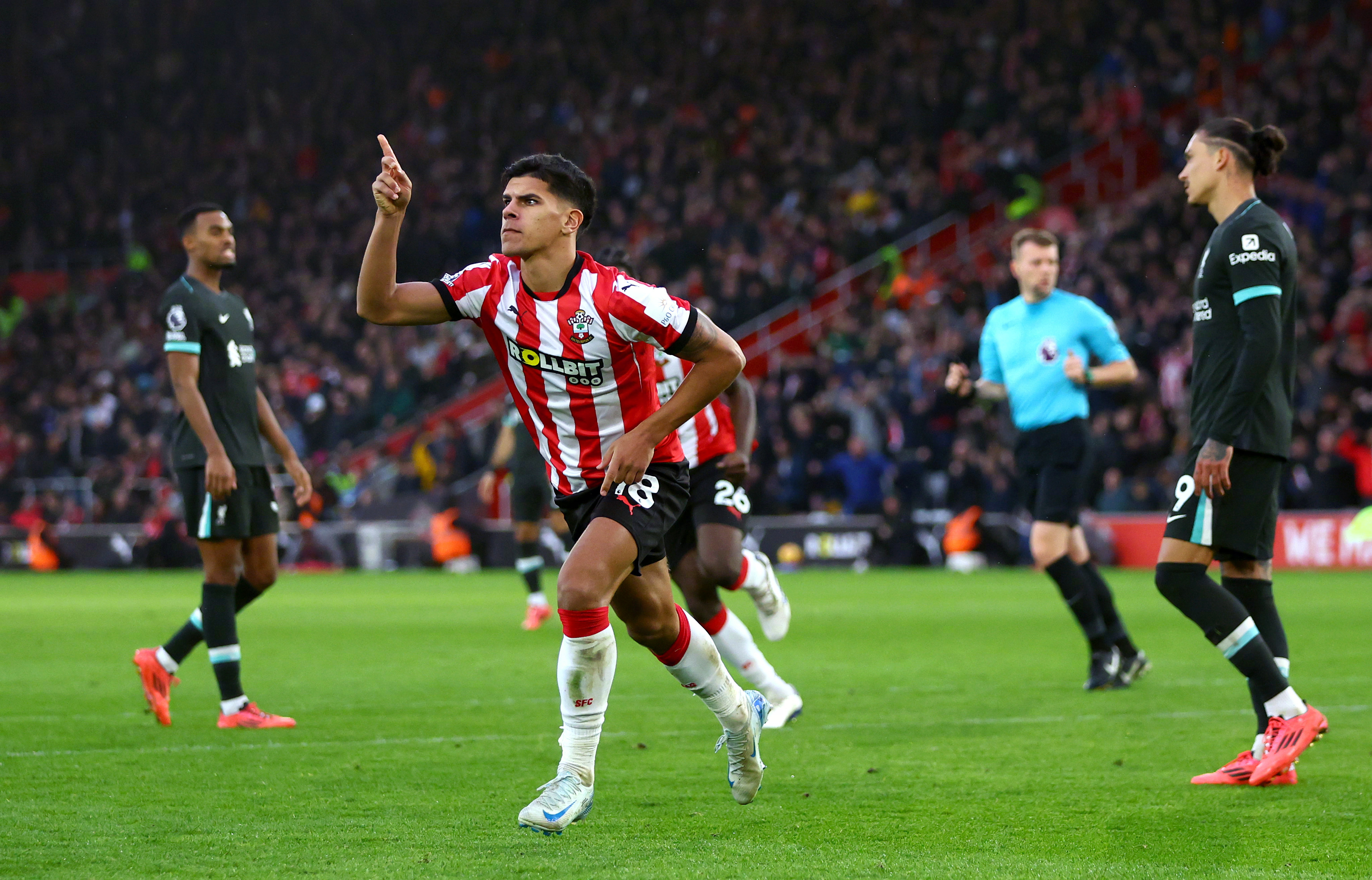 英超焦点战：葡萄牙vs拜仁，夺冠引发热议不断的简单介绍