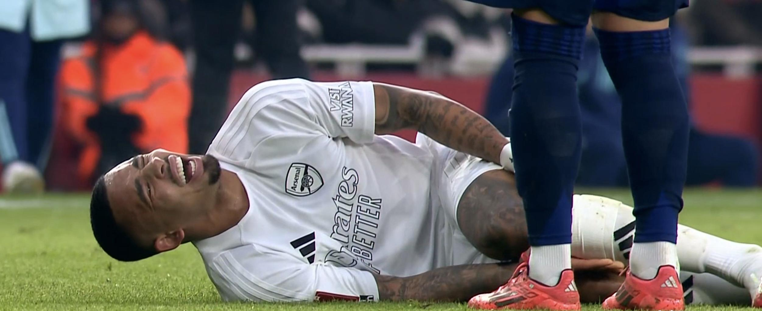 曼联恐遭前锋受伤,队内状况堪忧 曼联恐遭前锋受伤,队内状况堪忧