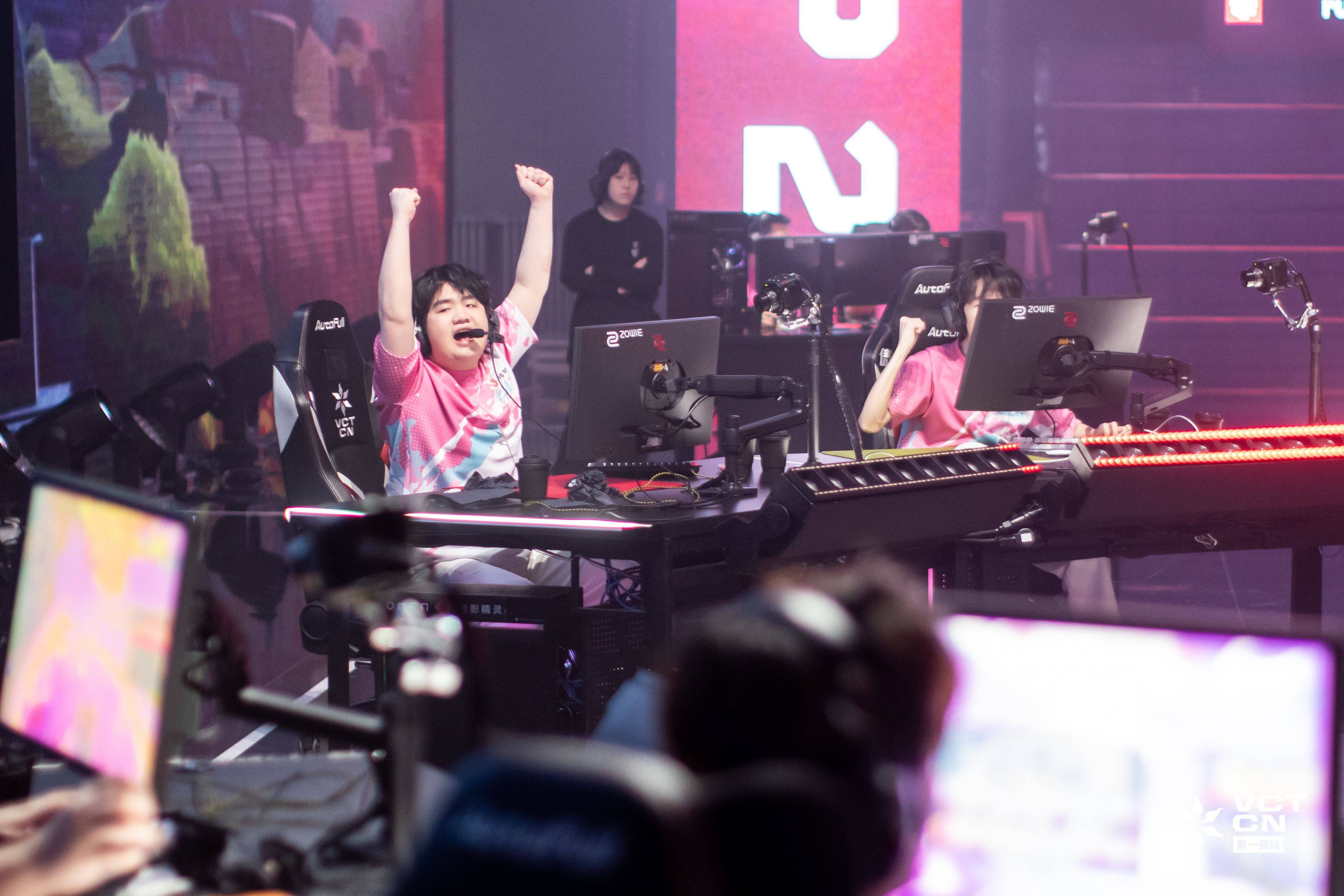 G2横扫MAD,CoreJJ成为全场焦点2025世界赛3:1(上海) G2横扫MAD,CoreJJ成为全场焦点2025世界赛3:1(上海)