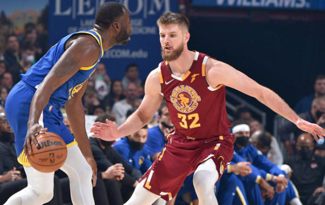 KT险胜DFM，Caps完成史诗逆转淘汰赛3:2（成都）