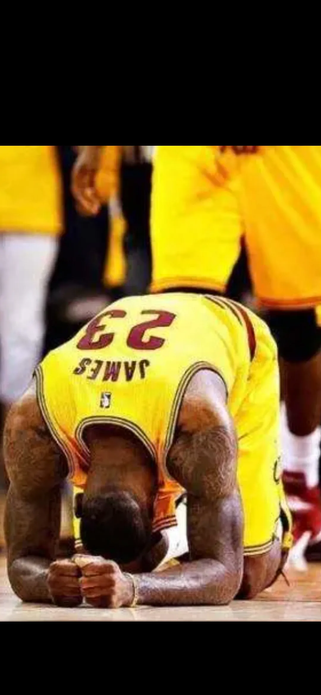 詹姆斯独得32分,湖人主场击败公牛 詹姆斯独得32分,湖人主场击败公牛