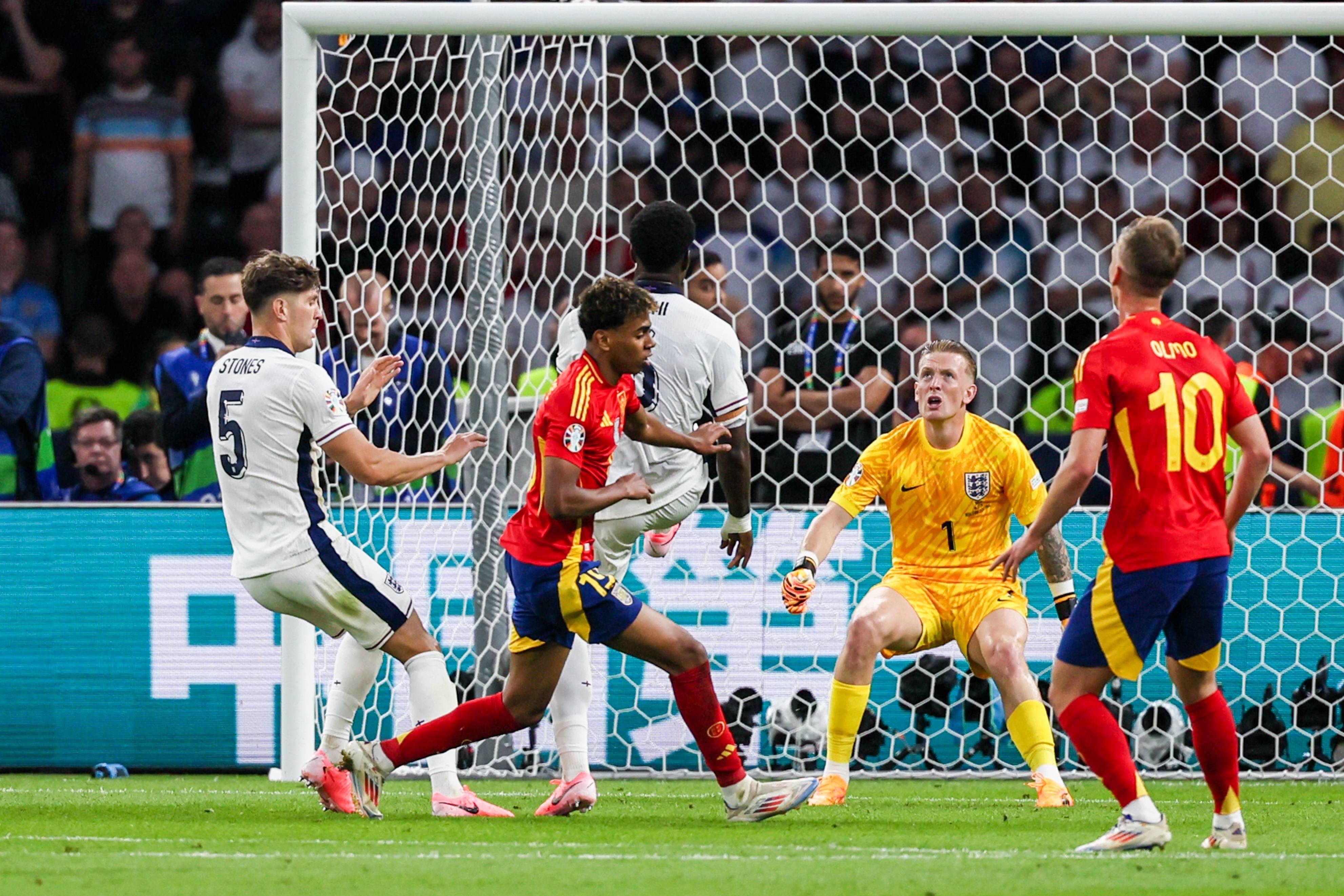 中国羽毛球队绝杀英格兰羽毛球队,安赛龙爆发神勇的简单介绍 中国羽毛球队绝杀英格兰羽毛球队,安赛龙爆发神勇的简单介绍