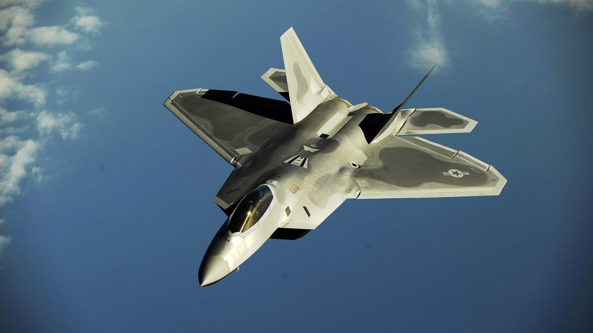 德甲争冠夜交织拉什福德纪录辉煌，足球世界的双重盛宴