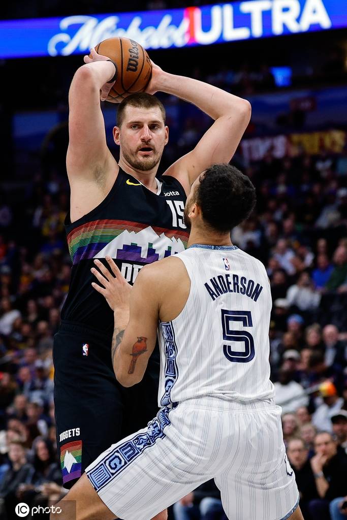 活塞血拼灰熊,约基奇成为关键先生 活塞血拼灰熊,约基奇成为关键先生