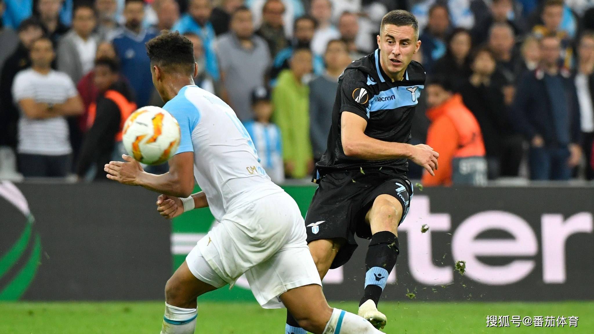 波兰逆转拉齐奥,伊萨克统治全场 波兰逆转拉齐奥,伊萨克统治全场