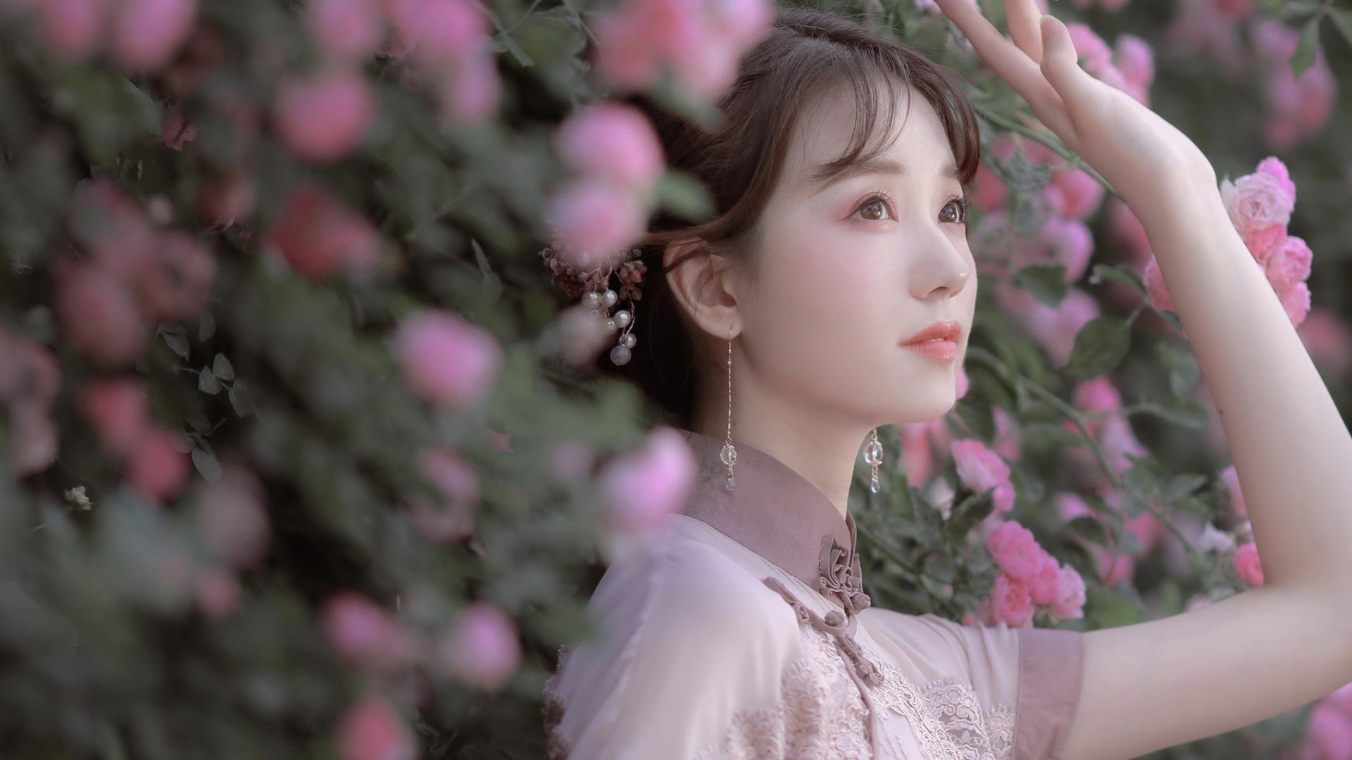 猛龙客场力克上海队，布克关键先生闪耀友谊赛